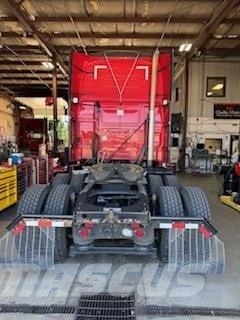 Volvo VNL64T760 Trekkers