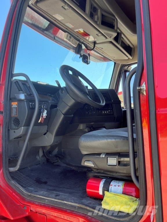 Volvo VNL64T760 曳引機組件