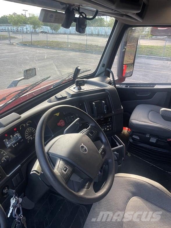 Volvo VNL64T760 曳引機組件