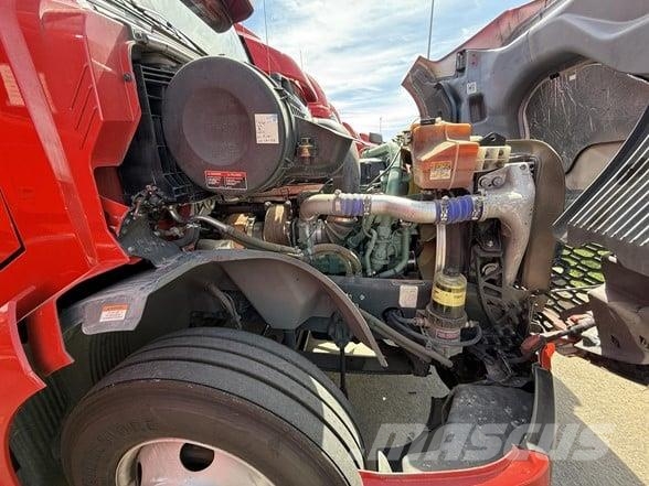 Volvo VNL64T760 曳引機組件
