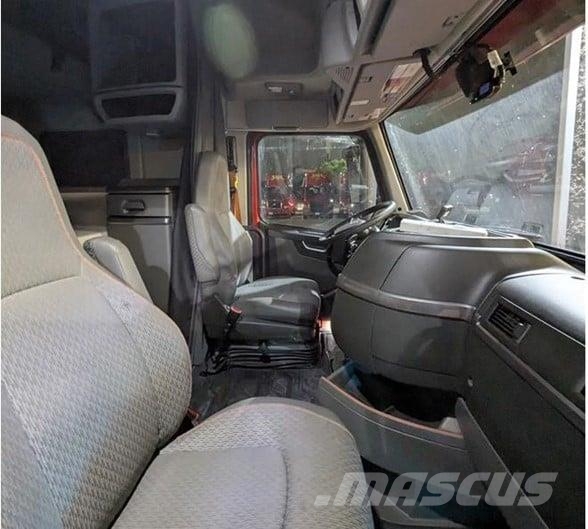 Volvo VNL64T760 曳引機組件