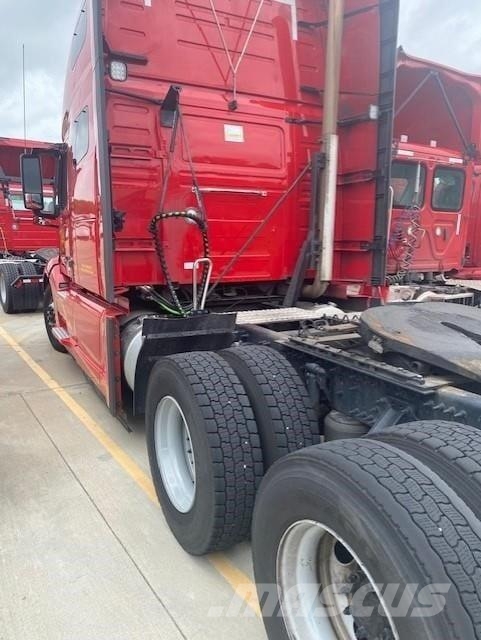 Volvo VNL64T760 Vilcēji