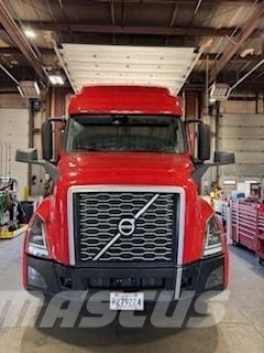 Volvo VNL64T760 Prime Movers