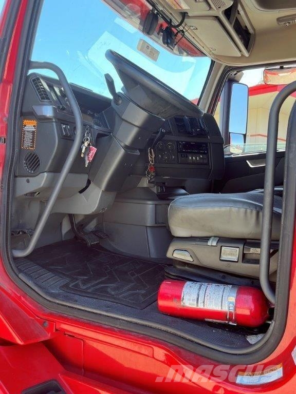 Volvo VNL64T760 Vilcēji
