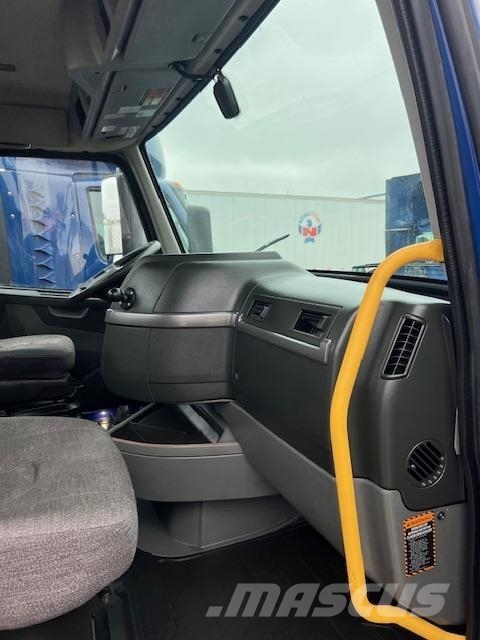 Volvo VNR64T300 Trekkers