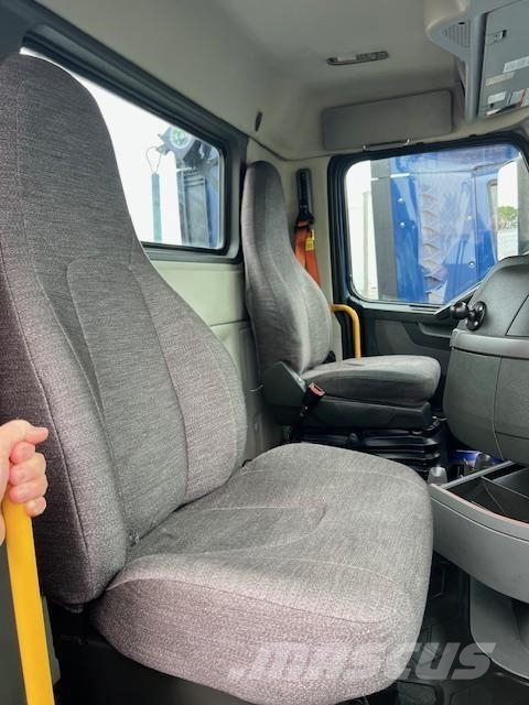 Volvo VNR64T300 Trekkers