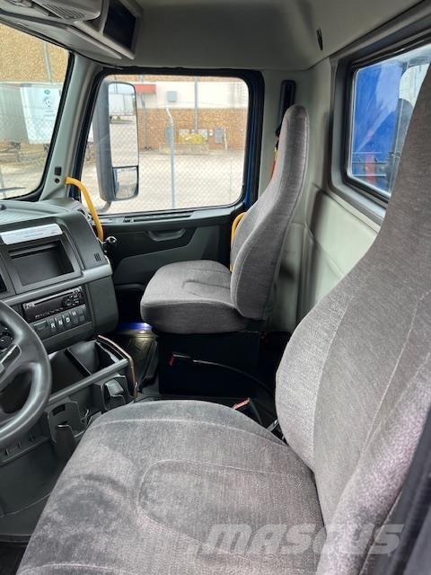 Volvo VNR64T300 Trekkers