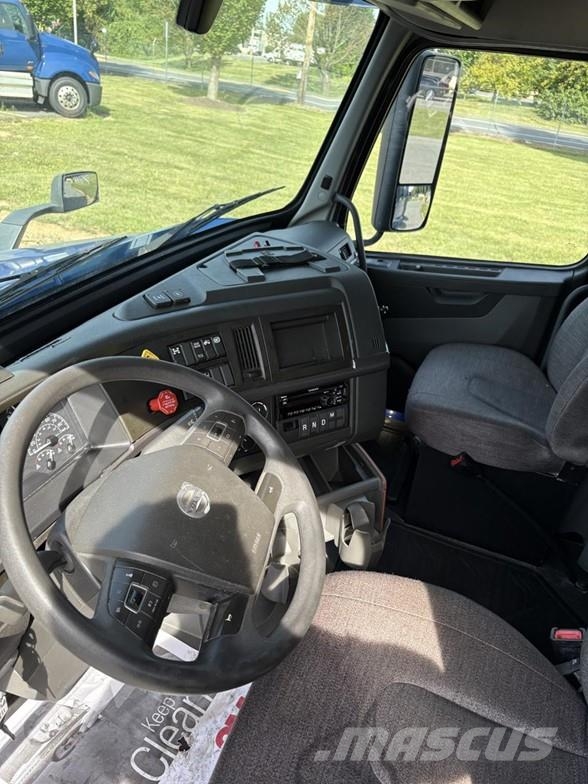 Volvo VNR64T640 Trekkers