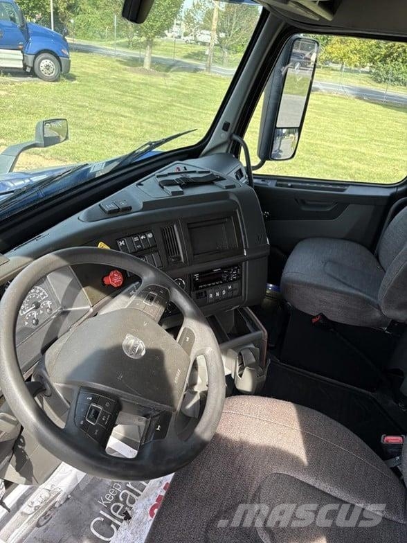 Volvo VNR64T640 Trekkers