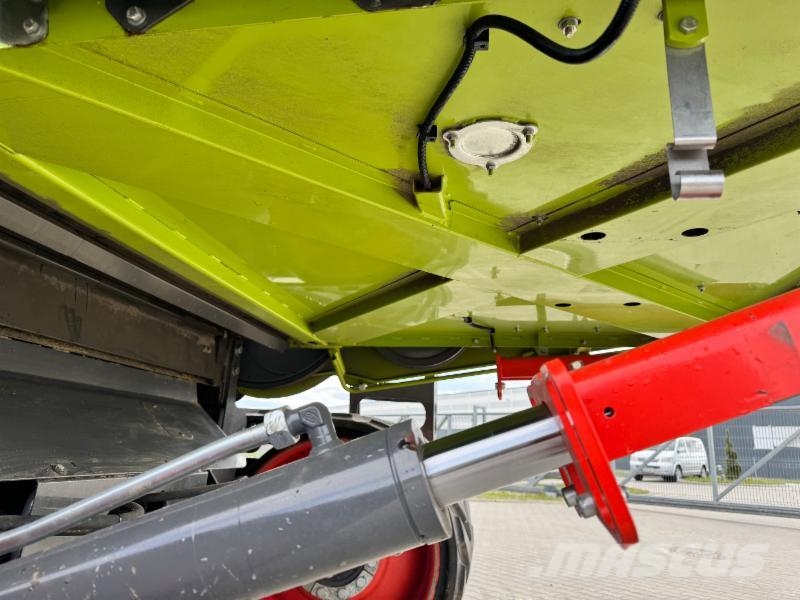 CLAAS LEXION 8700 TERRA TRAC Mietitrebbiatrici