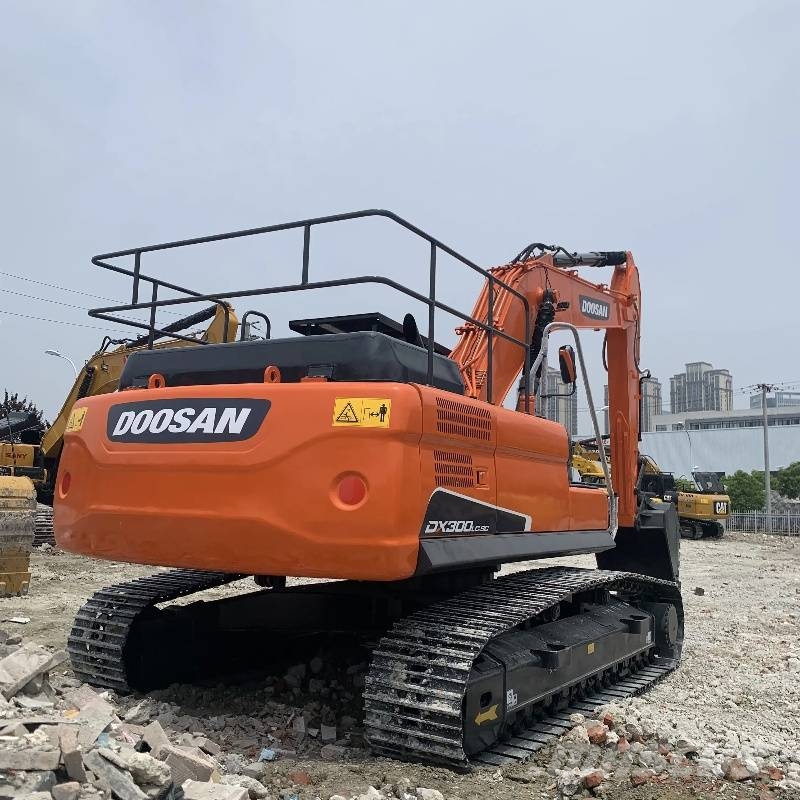 Doosan DX 300 Escavatori cingolati