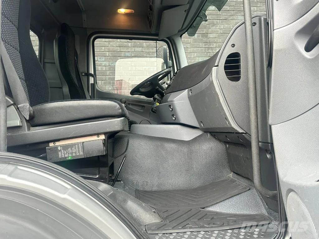 Mercedes-Benz Axor 3243 8X4 BB + MKG HMK 350 + JIB MONTAGEKRAN/D Kamioni sa kranom