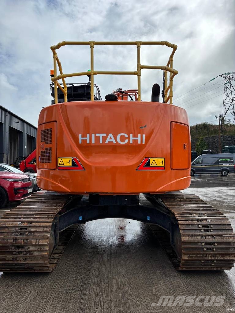 Hitachi ZX 225 US LC-7 حفارات زحافة