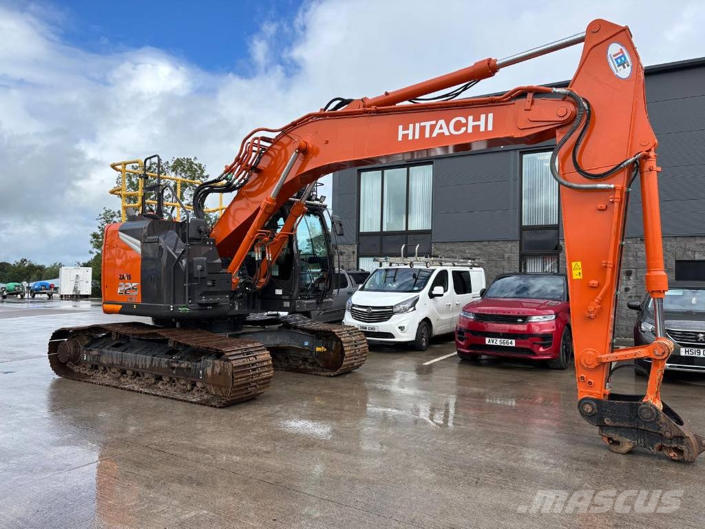 Hitachi ZX 225 US LC-7 حفارات زحافة