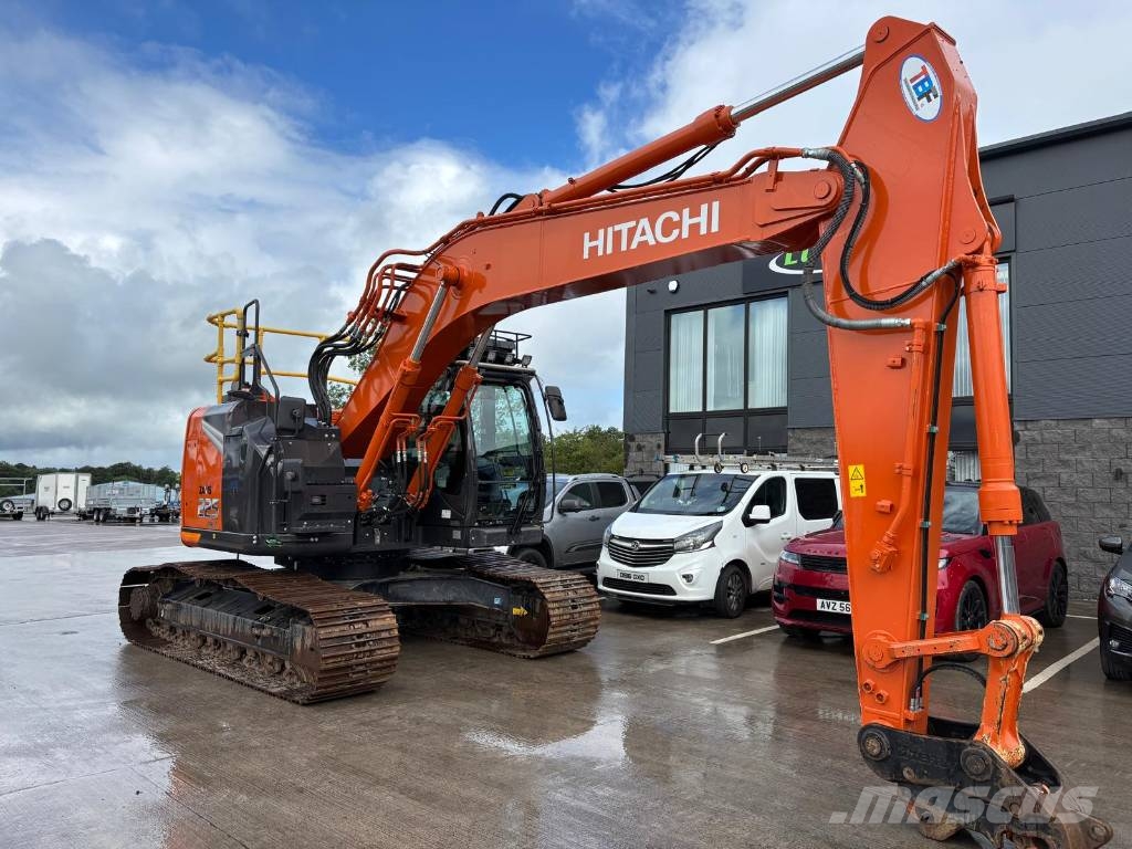 Hitachi ZX 225 US LC-7 حفارات زحافة