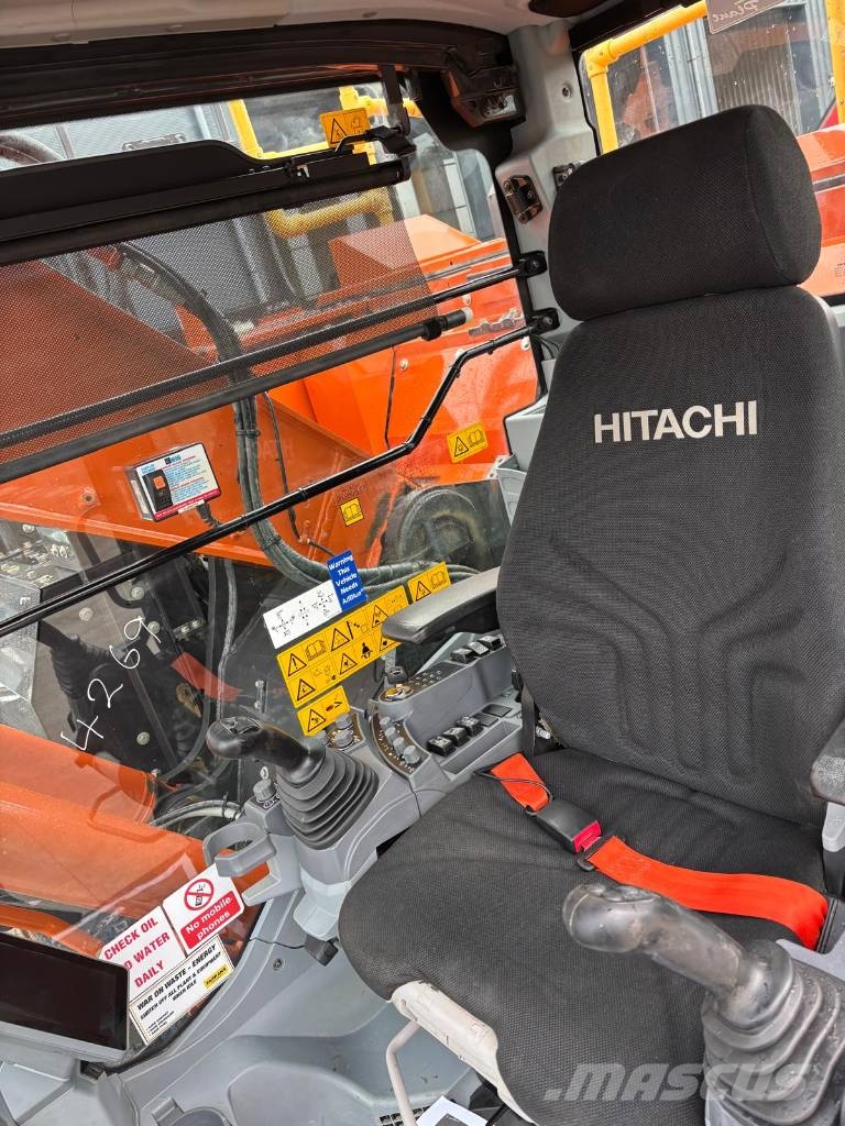 Hitachi ZX 225 US LC-7 حفارات زحافة