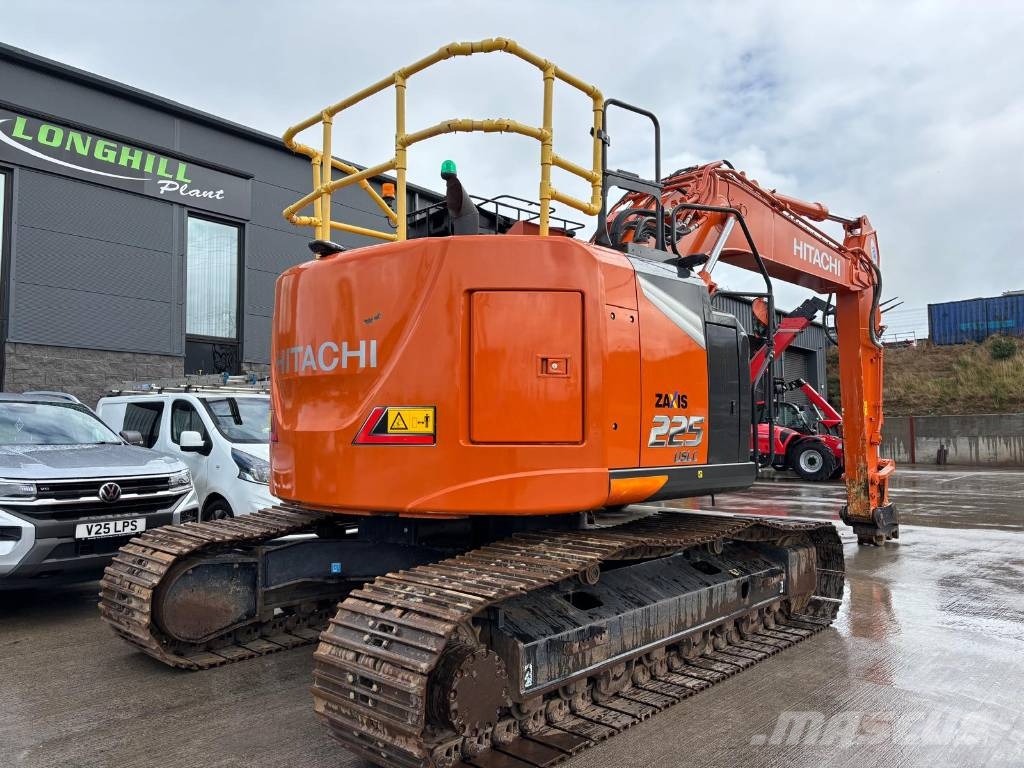 Hitachi ZX 225 US LC-7 حفارات زحافة