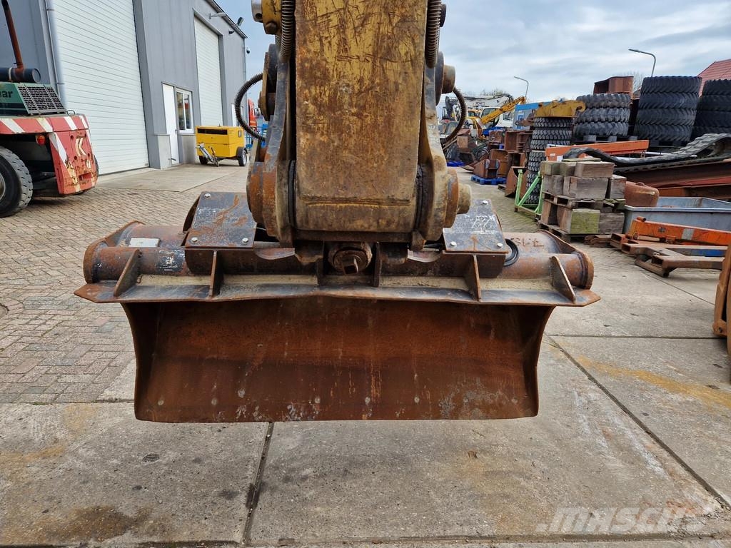 Hydraulische kantelbak 1.95m breed Buckets
