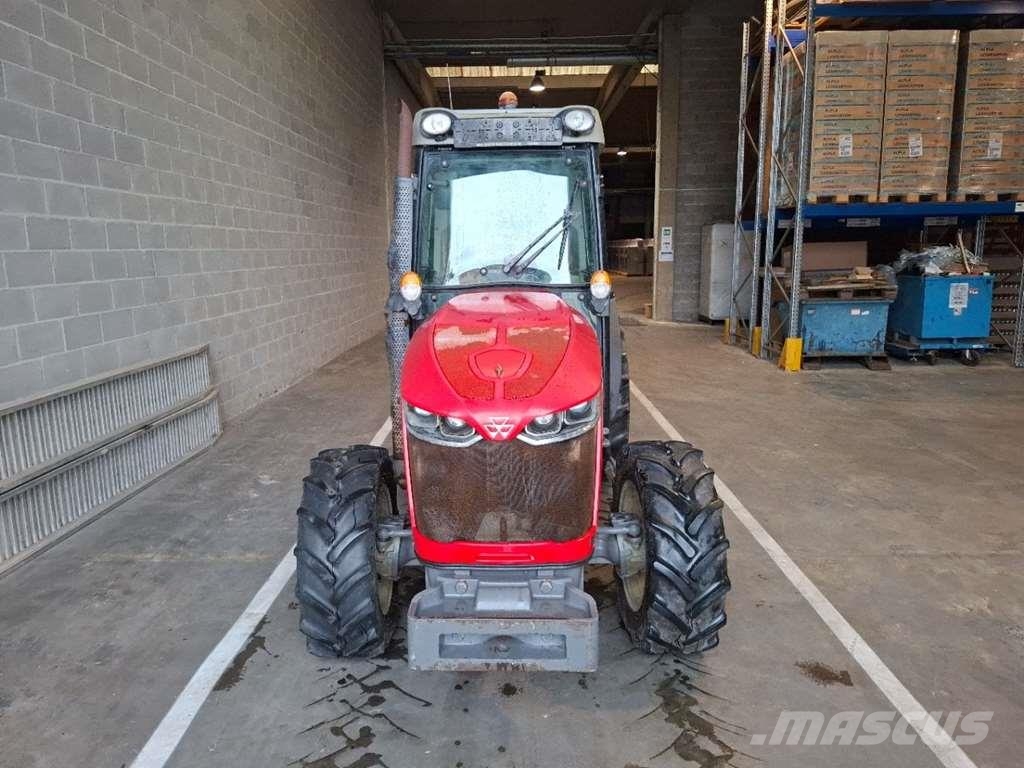 Massey Ferguson 3709GE Efficient 0 Traktoren