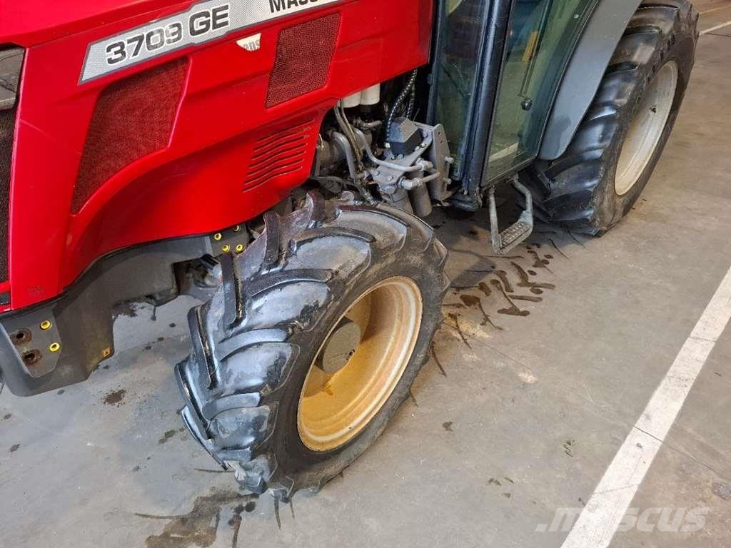 Massey Ferguson 3709GE Efficient 0 Traktoren