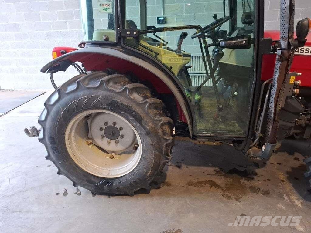 Massey Ferguson 3709GE Efficient 0 Traktoren