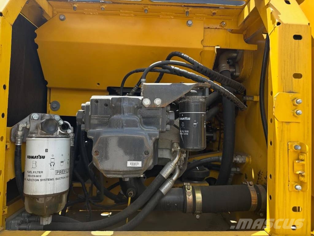 Komatsu PC220-11R 대형 굴삭기 29톤 이상