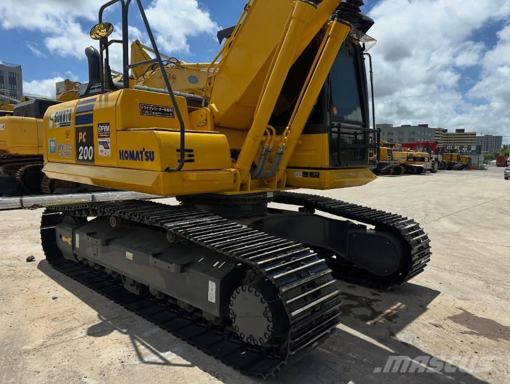 Komatsu PC220-11R 대형 굴삭기 29톤 이상