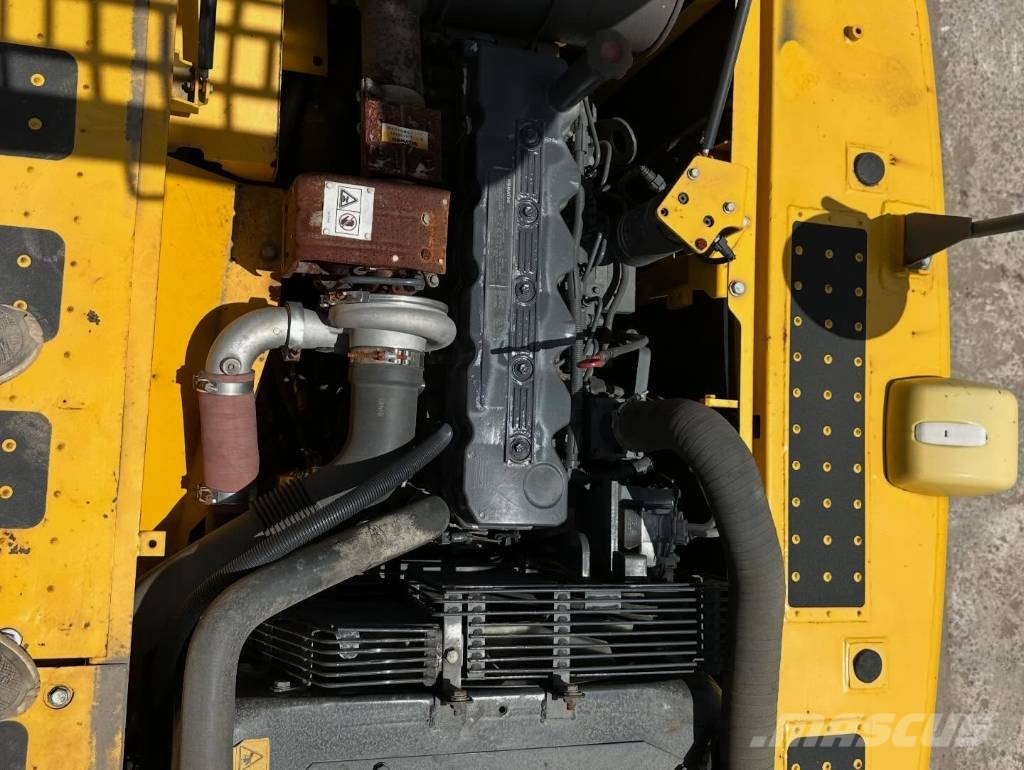 Komatsu PC220-11R 대형 굴삭기 29톤 이상