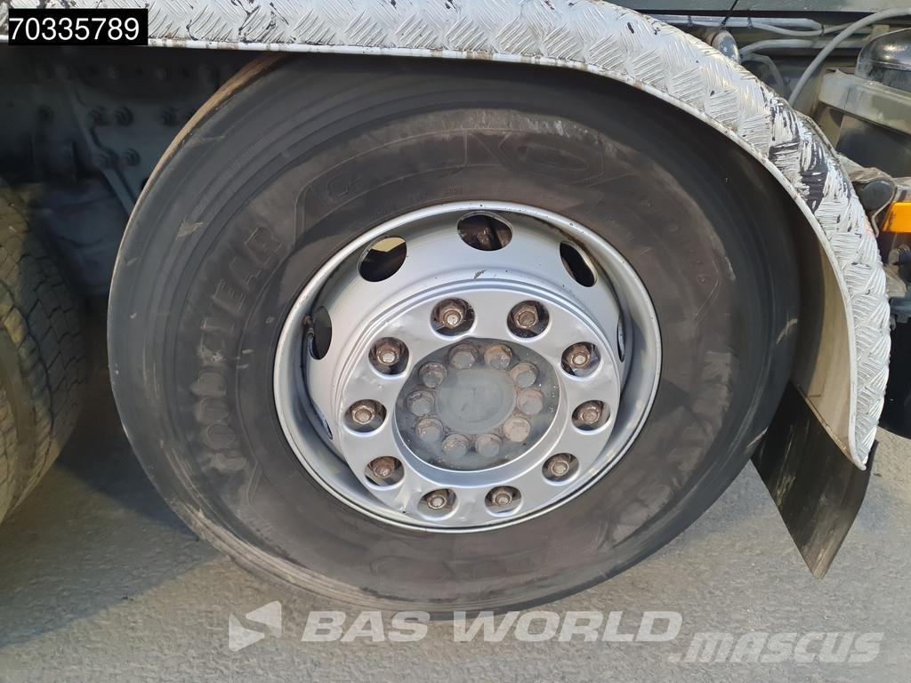 Mercedes-Benz Actros 2532 Actros 6X2 Palfinger PK 15002 Crane kr Vrachtwagen met containersysteem