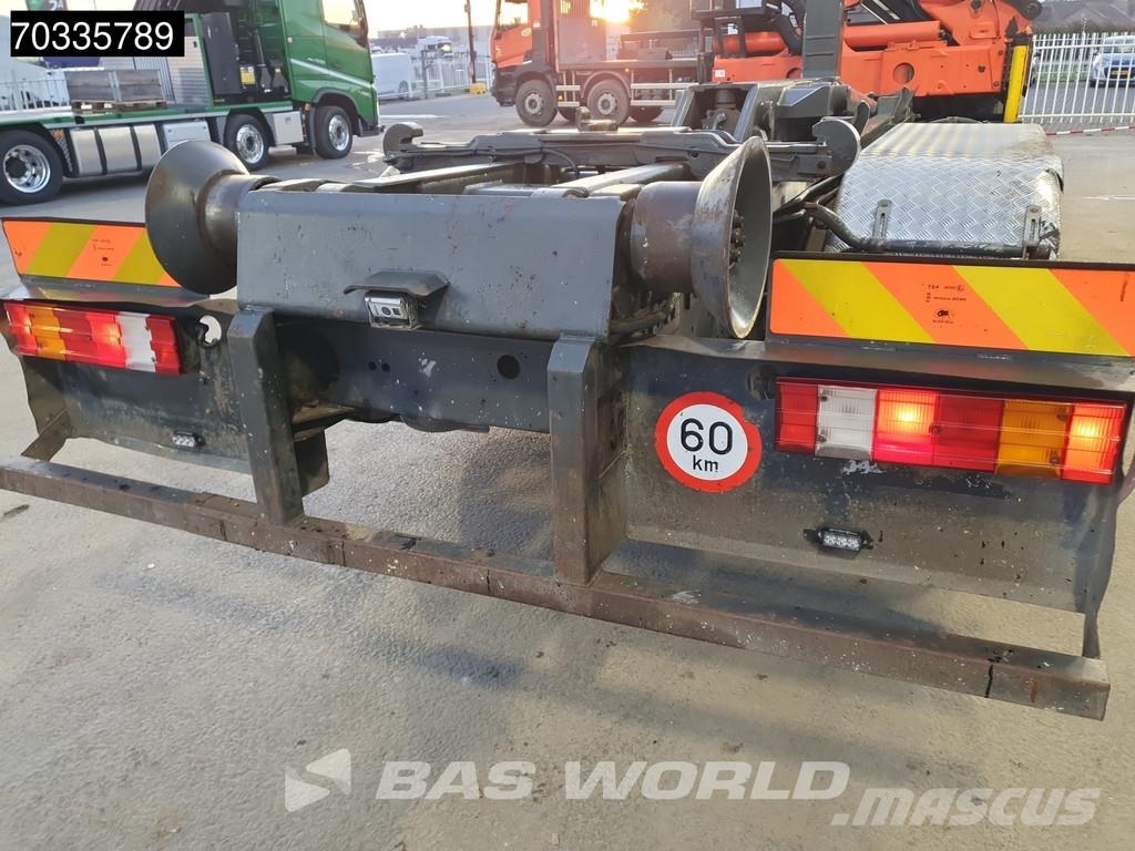 Mercedes-Benz Actros 2532 Actros 6X2 Palfinger PK 15002 Crane kr Vrachtwagen met containersysteem