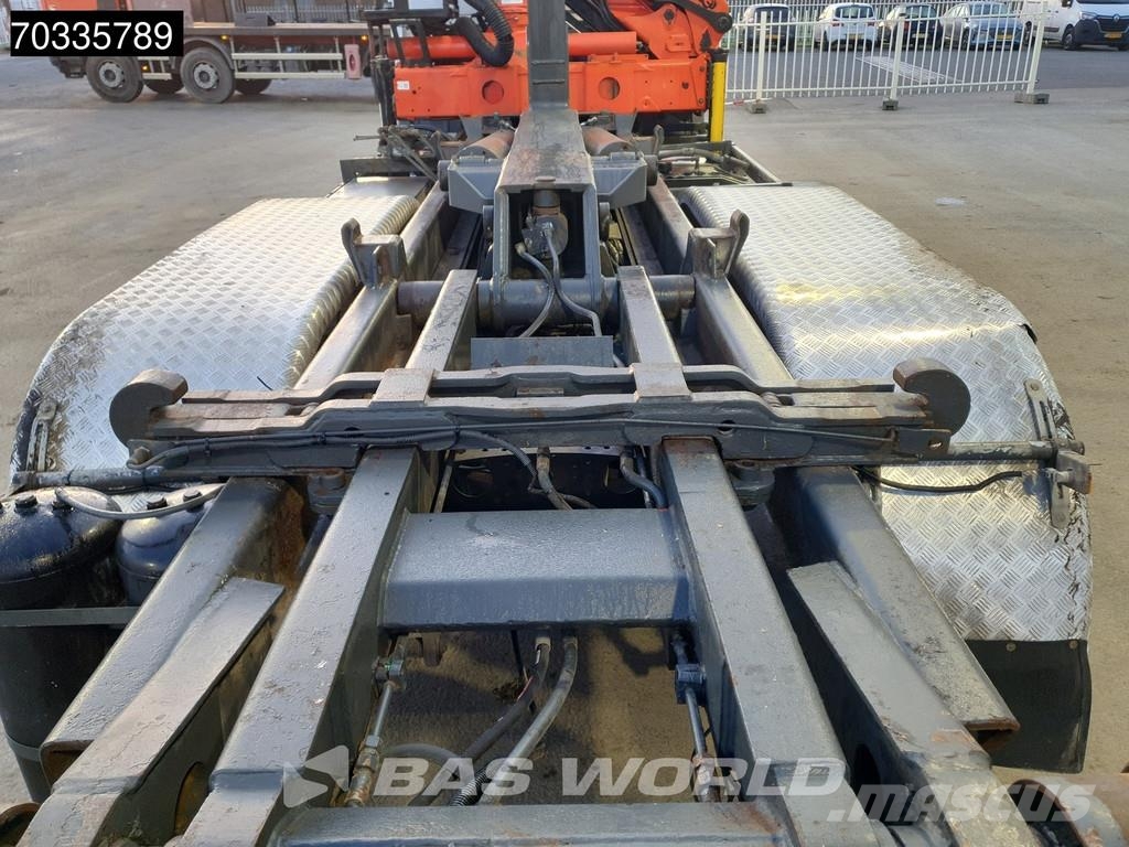 Mercedes-Benz Actros 2532 Actros 6X2 Palfinger PK 15002 Crane kr Vrachtwagen met containersysteem