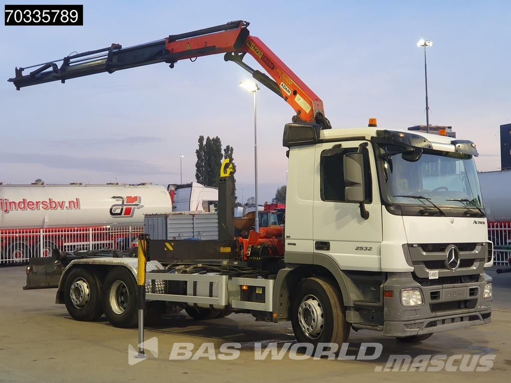 Mercedes-Benz Actros 2532 Actros 6X2 Palfinger PK 15002 Crane kr Vrachtwagen met containersysteem