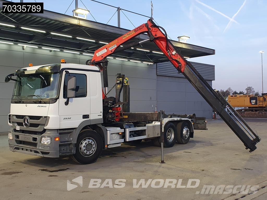 Mercedes-Benz Actros 2532 Actros 6X2 Palfinger PK 15002 Crane kr Vrachtwagen met containersysteem