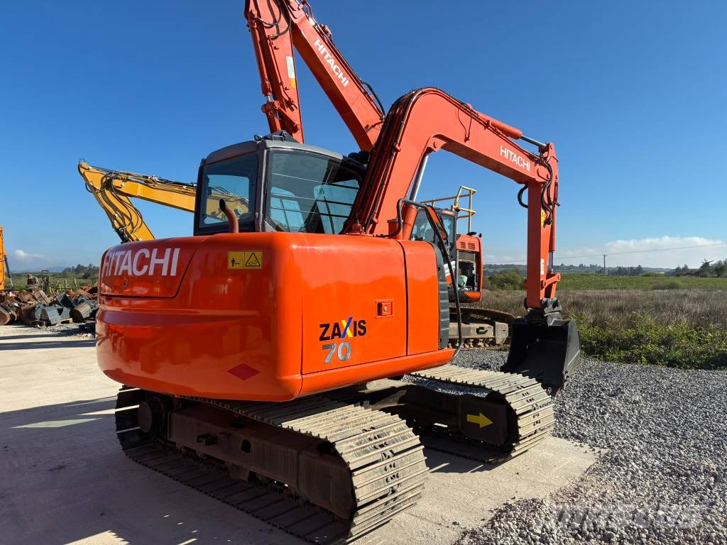 Hitachi ZX70-1 حفارات وسط 7 طن - 12 طن