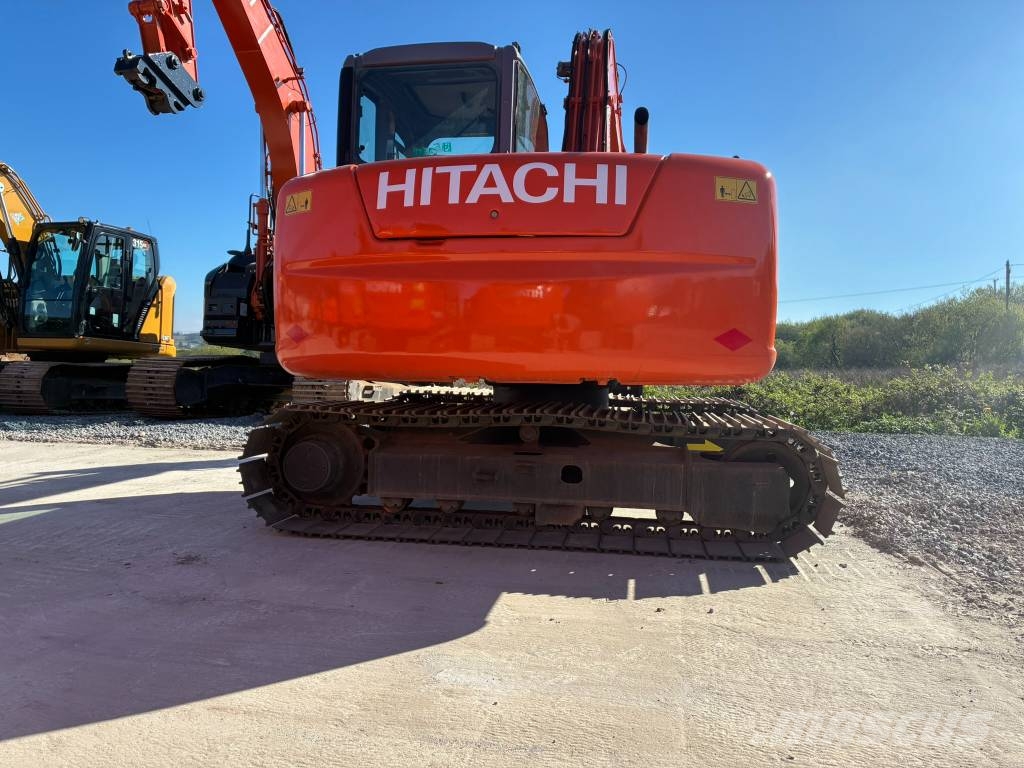 Hitachi ZX70-1 حفارات وسط 7 طن - 12 طن