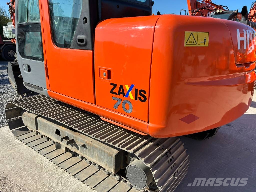 Hitachi ZX70-1 حفارات وسط 7 طن - 12 طن