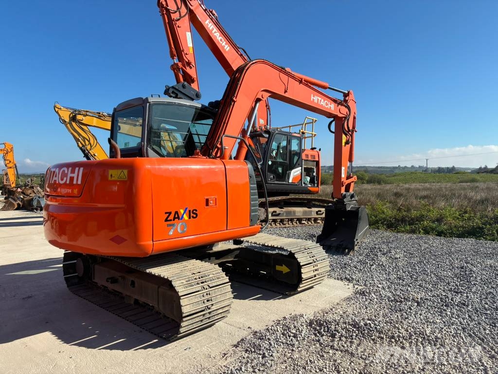 Hitachi ZX70-1 حفارات وسط 7 طن - 12 طن