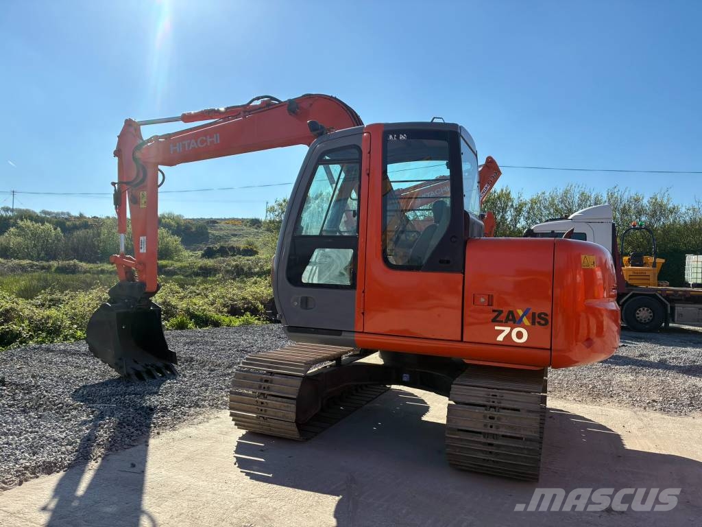 Hitachi ZX70-1 حفارات وسط 7 طن - 12 طن
