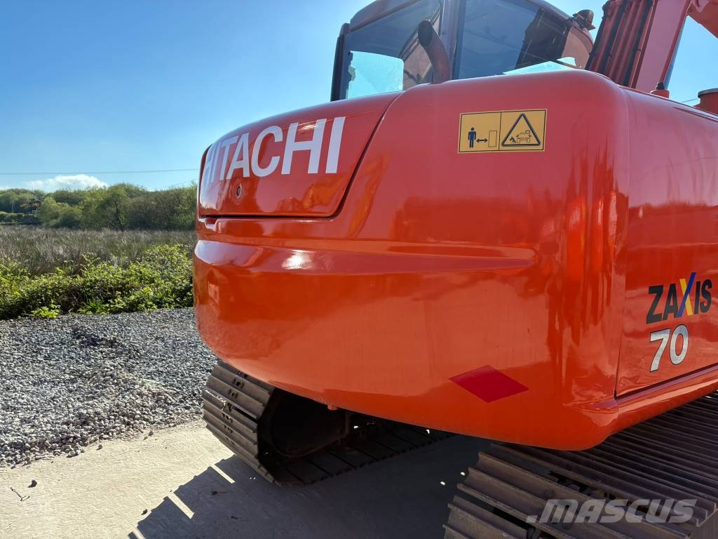 Hitachi ZX70-1 حفارات وسط 7 طن - 12 طن