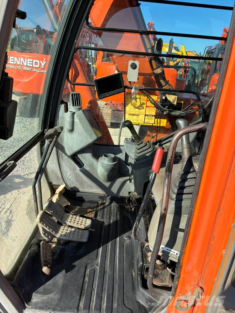 Hitachi ZX70-1 حفارات وسط 7 طن - 12 طن