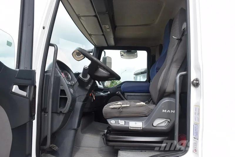 MAN TGL 7.150 Polywood box truck Camiones con caja de remolque