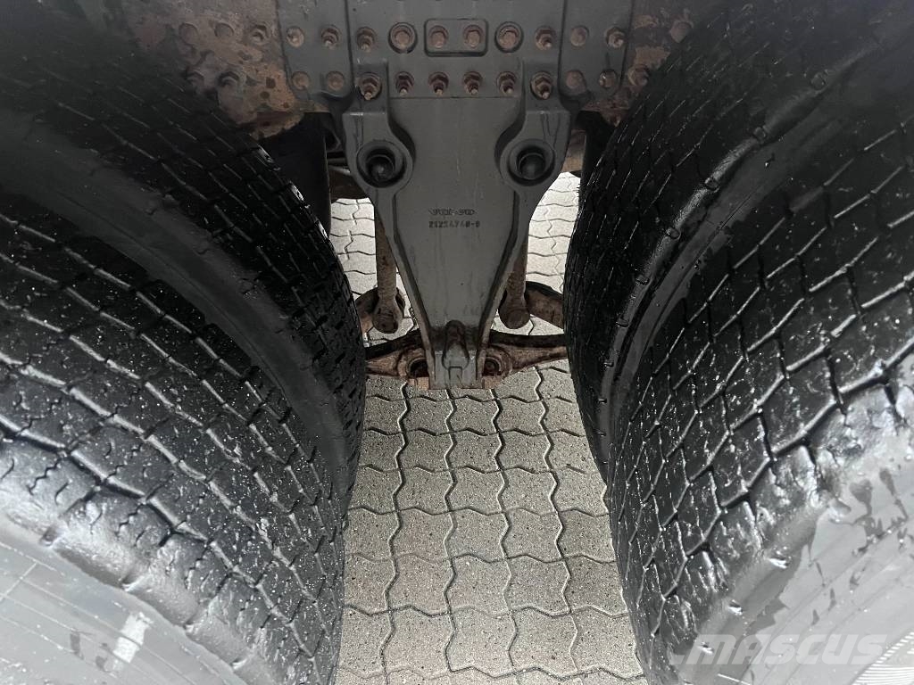 Volvo FH16 650 6x4 شاحنات قلابة