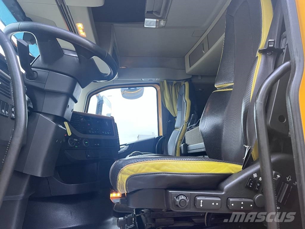 Volvo FH16 650 6x4 شاحنات قلابة