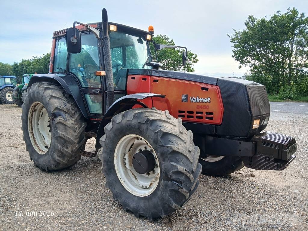 Valmet MEGA 8450 الجرارات