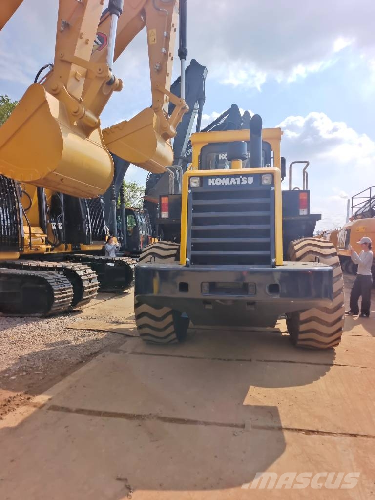 Komatsu WA 470  made in Japan لوادر بعجل