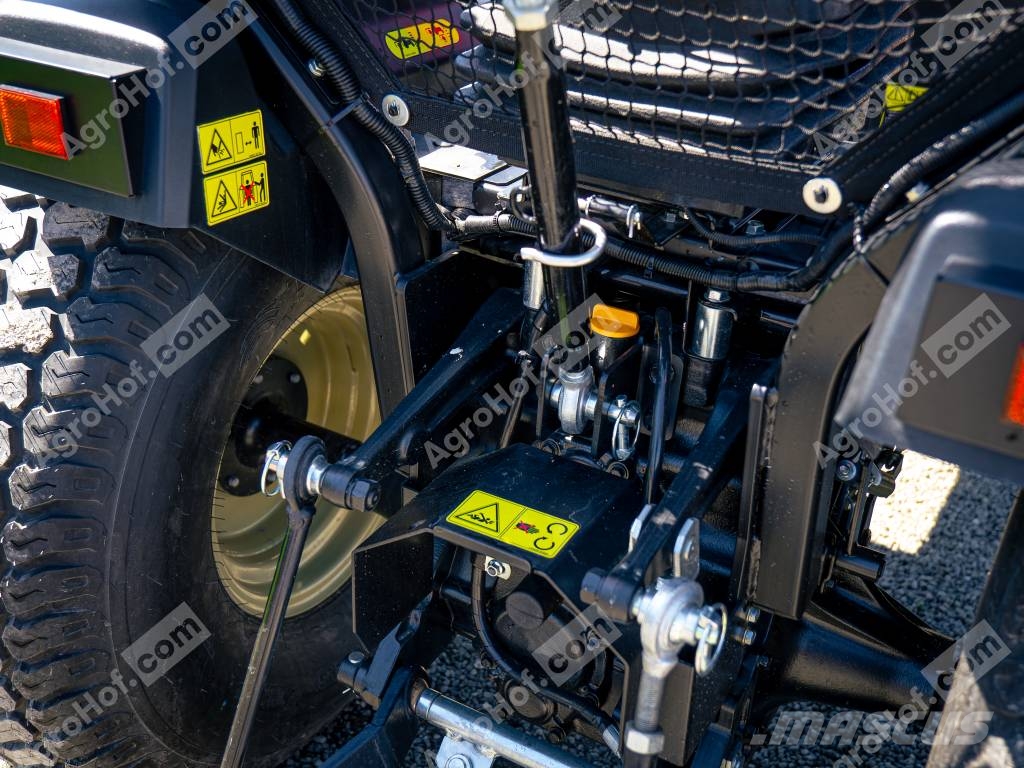 Yanmar SA 424 トラクター