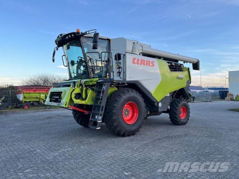 CLAAS TRION 530 Combine harvesters