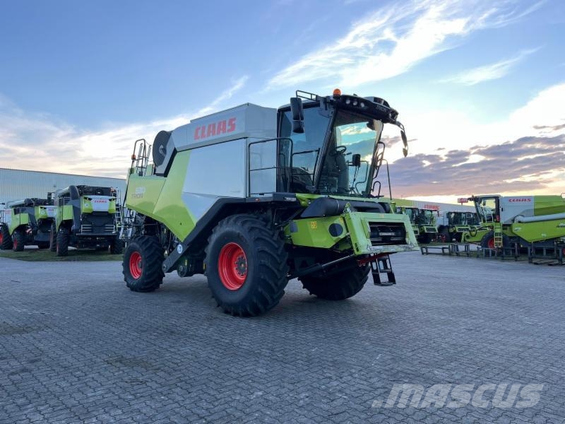 CLAAS TRION 530 Combine harvesters