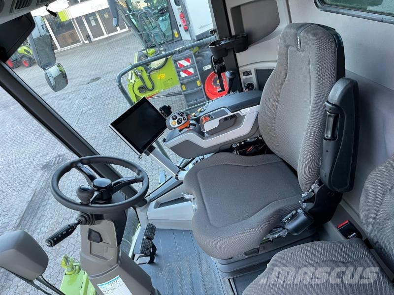 CLAAS TRION 530 Combine harvesters