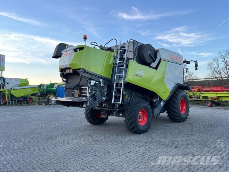 CLAAS TRION 530 Combine harvesters